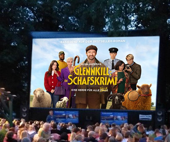 Open-Air-Kino-2026_Glennkill-Ein-Schafskrimi_Leinwand-im-Garten...